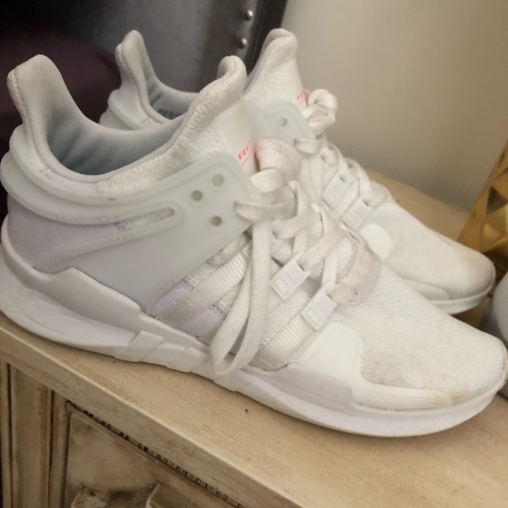 Adidas tennis shoes